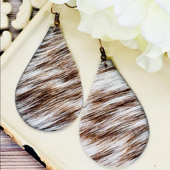 Premium cow hide leather tear drop earrings - Picture 1 of 1